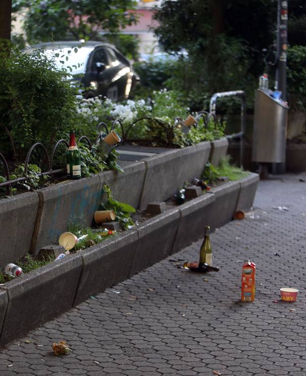 Der Brüsseler Platz am 1. Mai 2025. Das Alkoholverbot auf dem Platz wird nochmal verschärft.