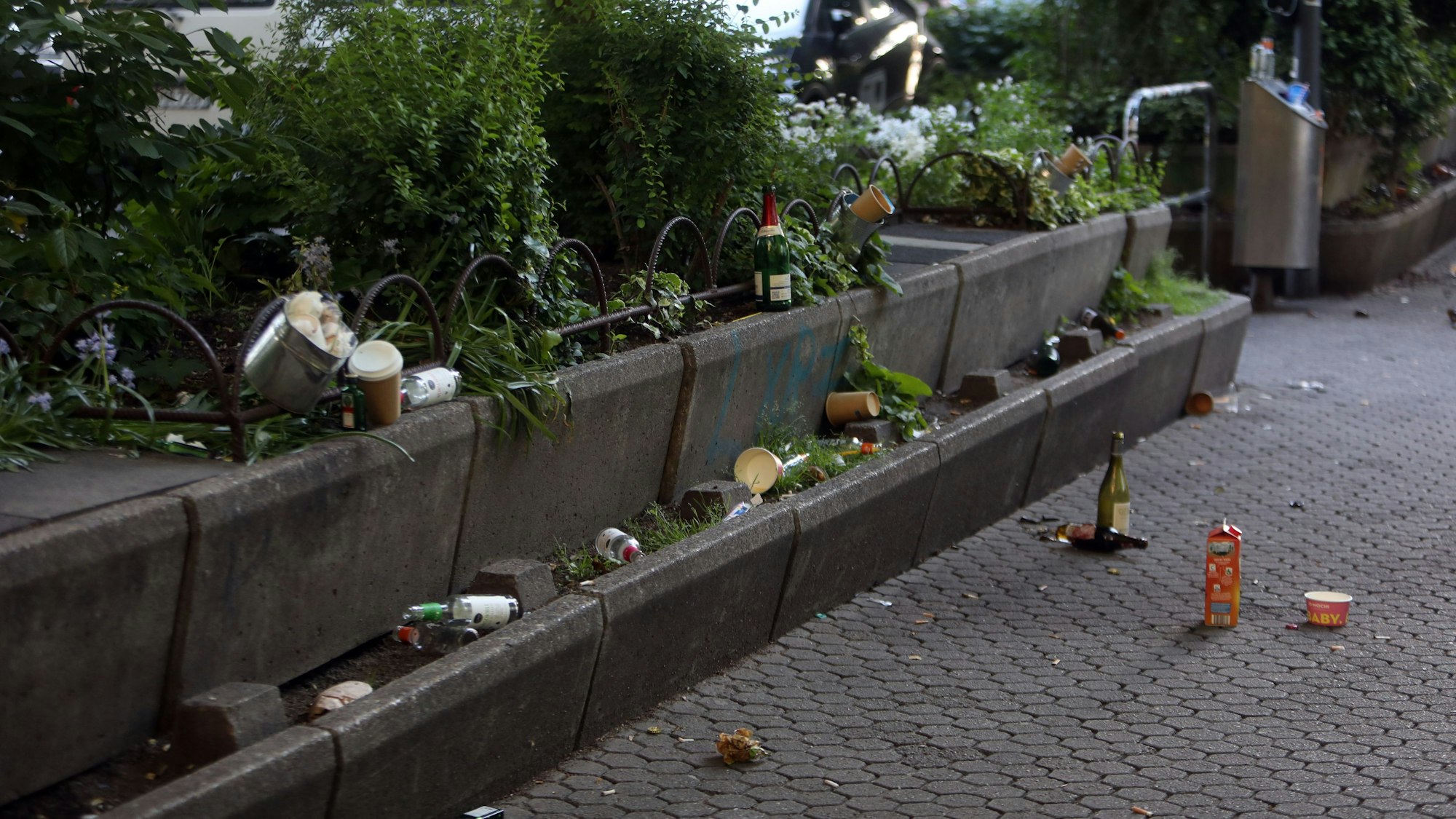 Der Brüsseler Platz am 1. Mai 2025. Das Alkoholverbot auf dem Platz wird nochmal verschärft.