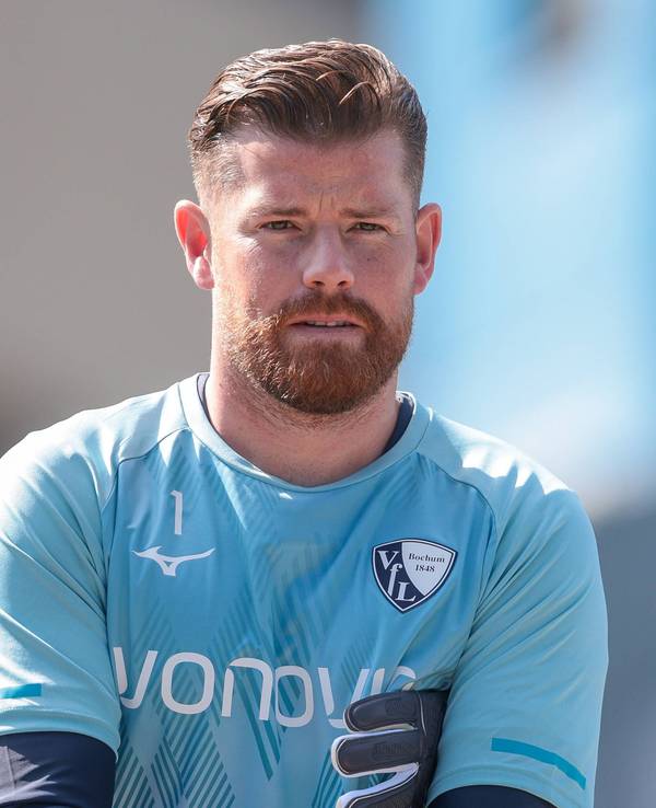Timo Horn beim VfL Bochum im Training.