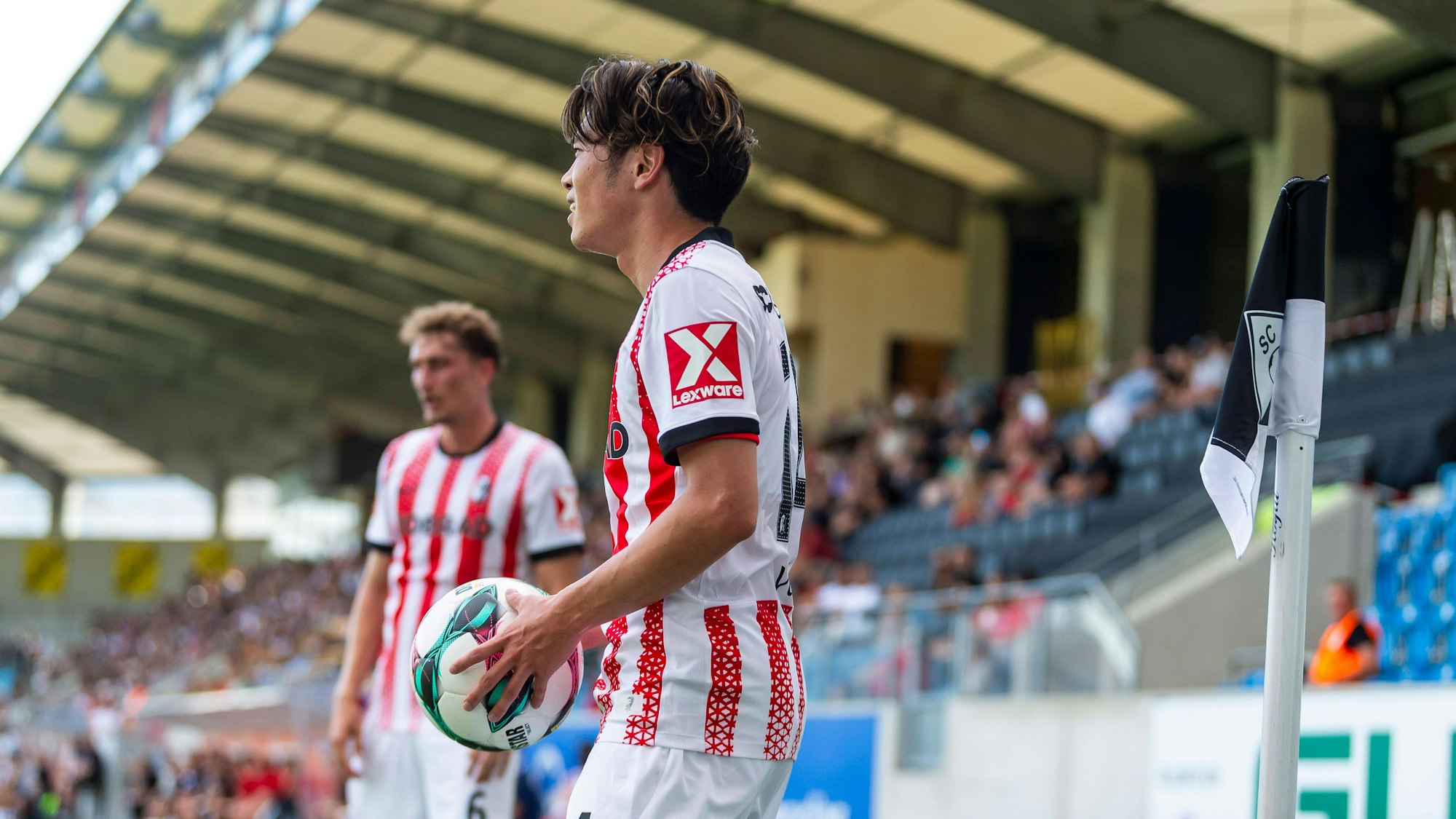 Yuito Suzuki im Trikot des SC Freiburg.
