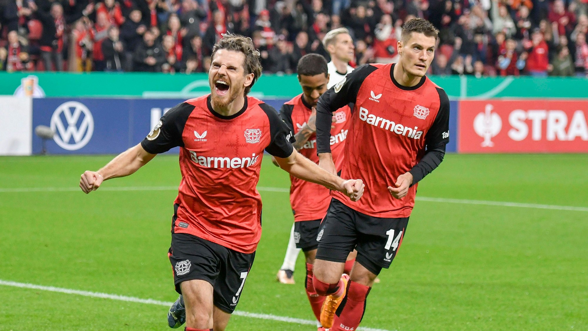 Jonas Hofmann bejubelt ein Tor.