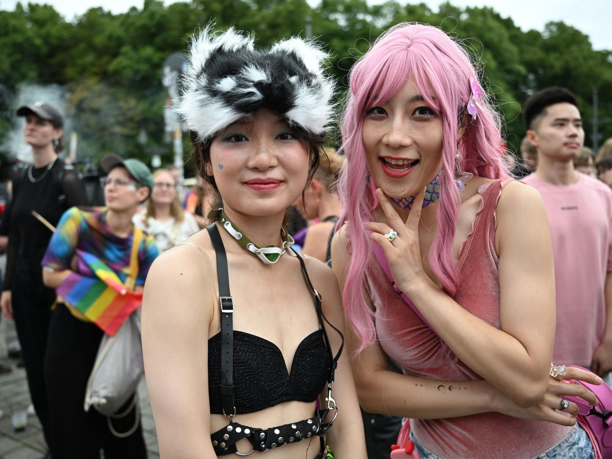 Teilnehmerinnen feiern bei der 47. Berlin Pride.