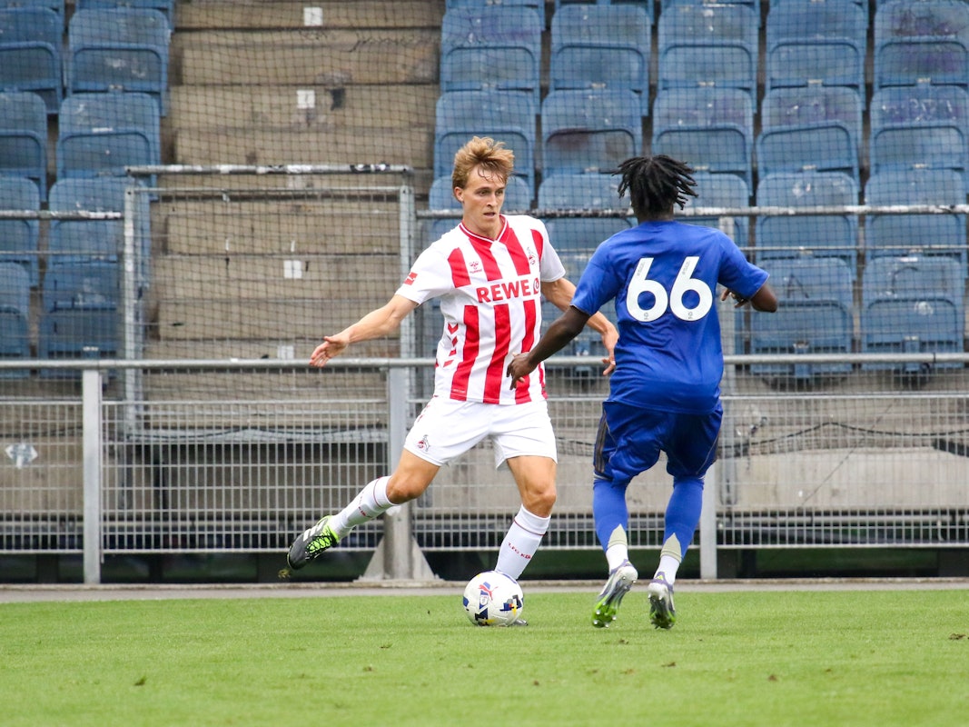 Timo Hübers im Testspiel gegen Leicester.