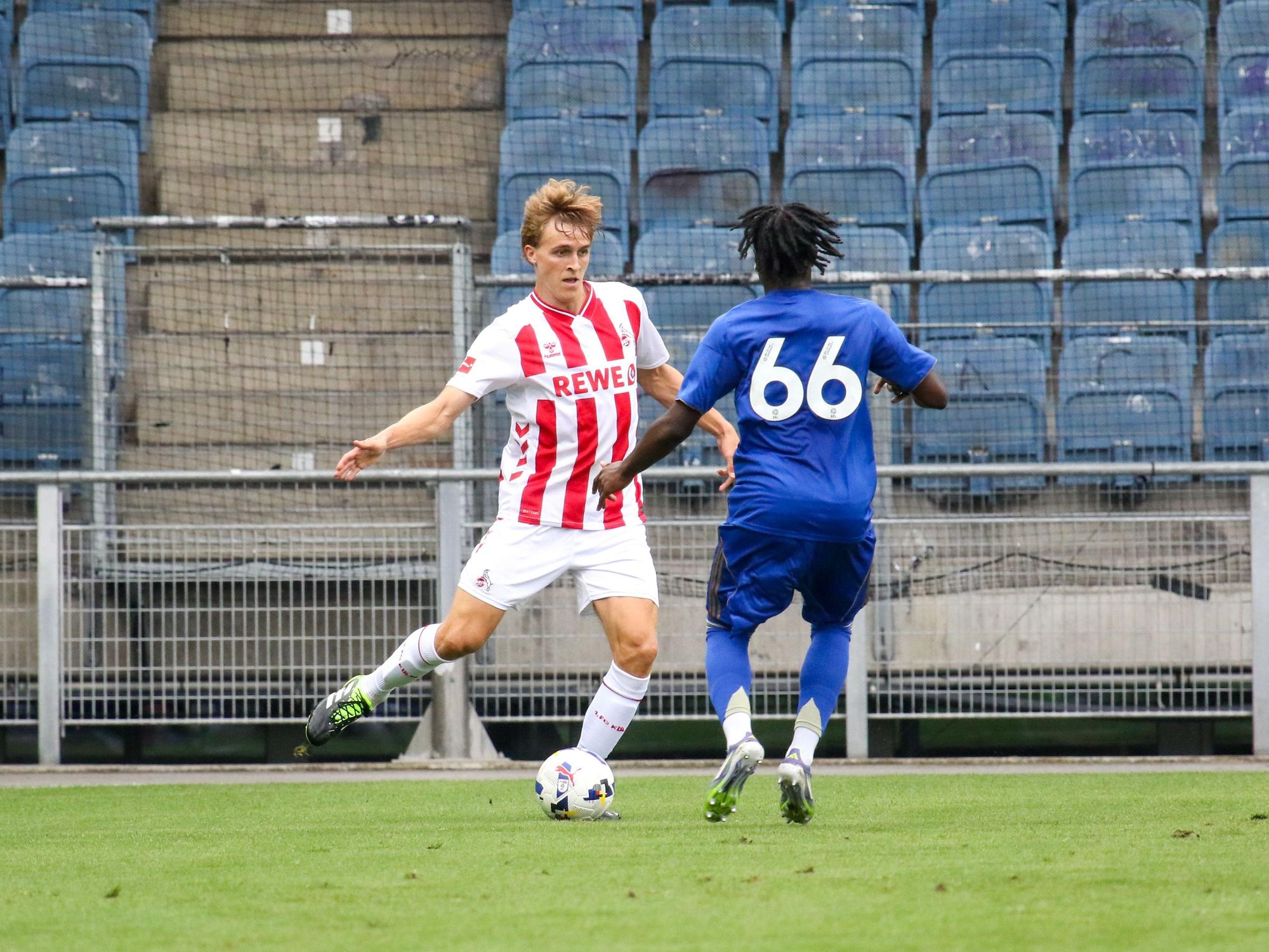Timo Hübers im Testspiel gegen Leicester.