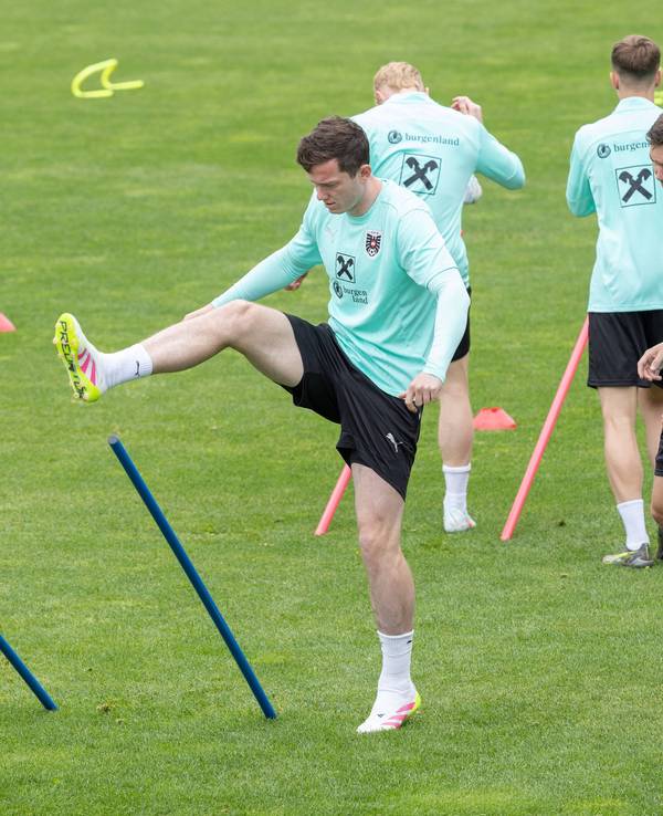 Michael Gregoritsch beim Aufwärmen für den ÖFB.