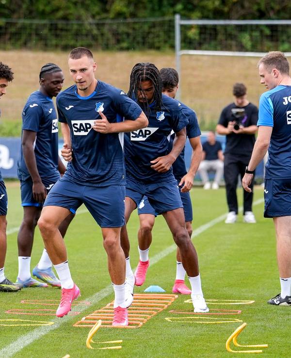 Tim Lemperle beim Aufwärmen im Hoffenheim-Training.