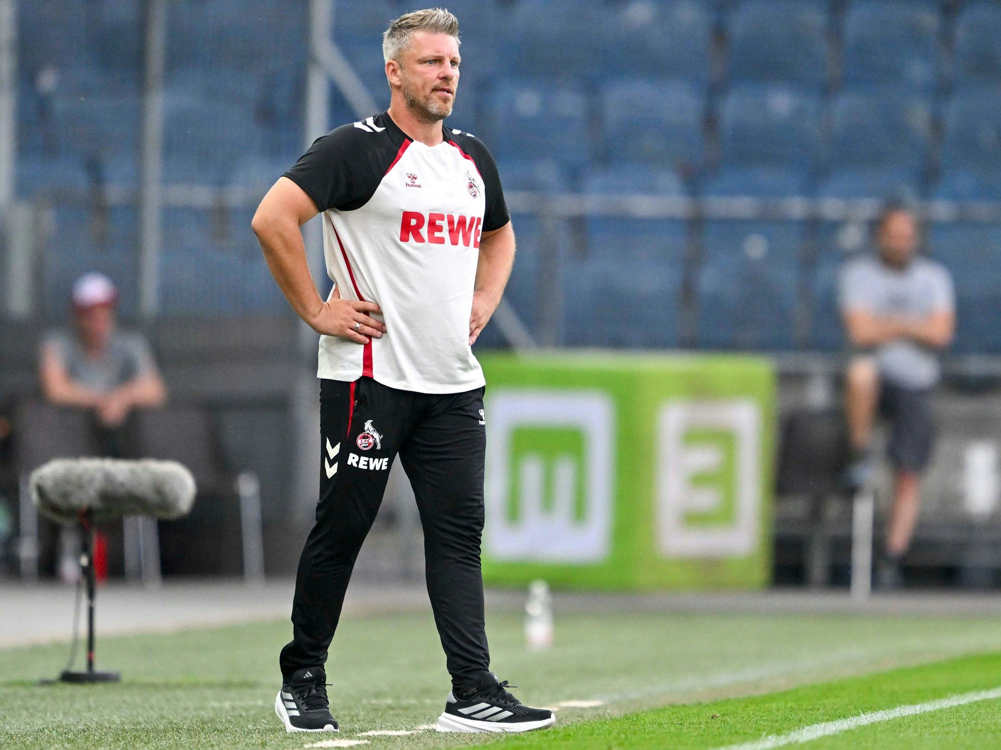 Lukas Kwasniok beim Test gegen Leicester.