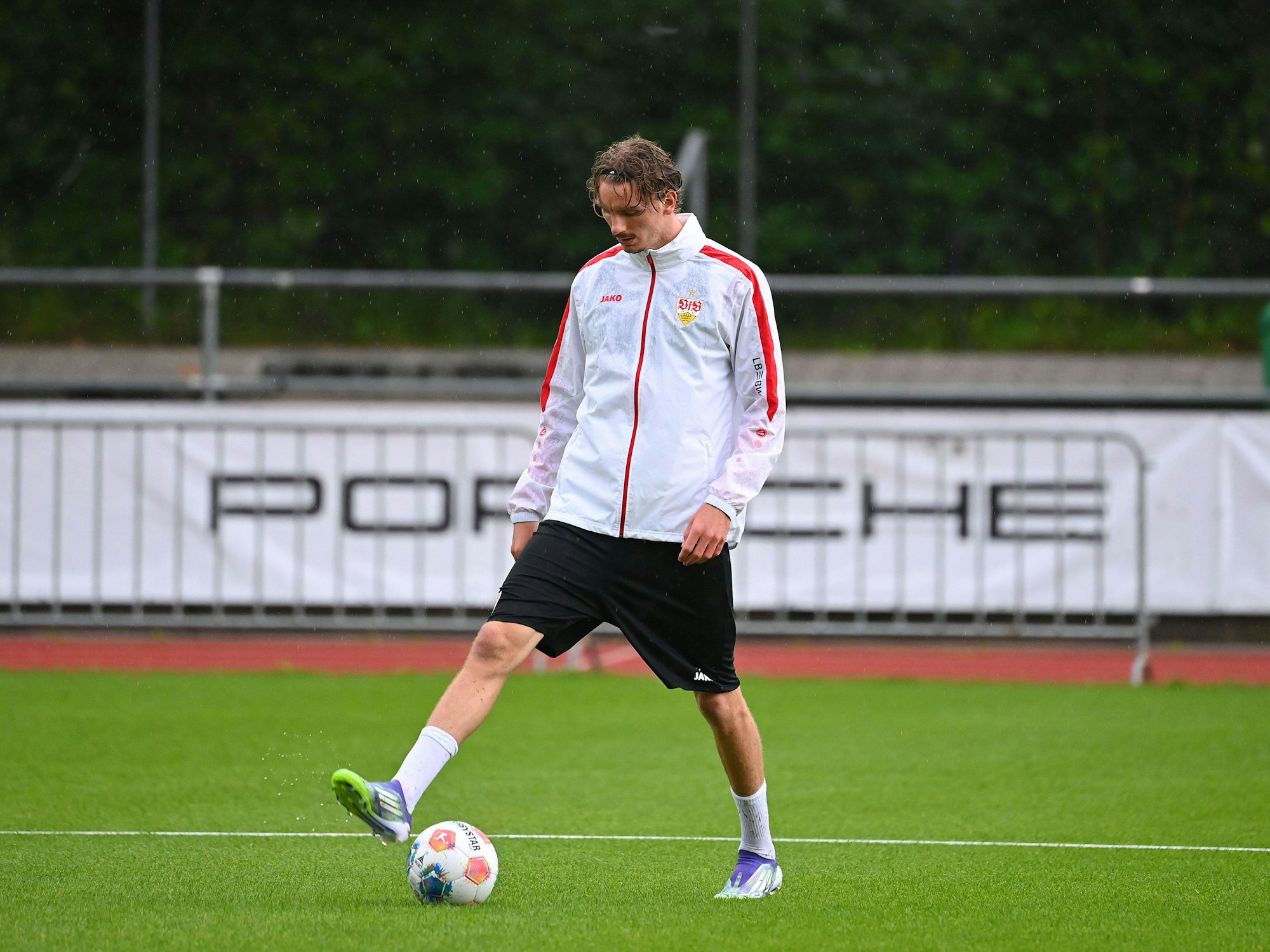 Nick Woltemade auf dem Platz während des Trainingscamps.