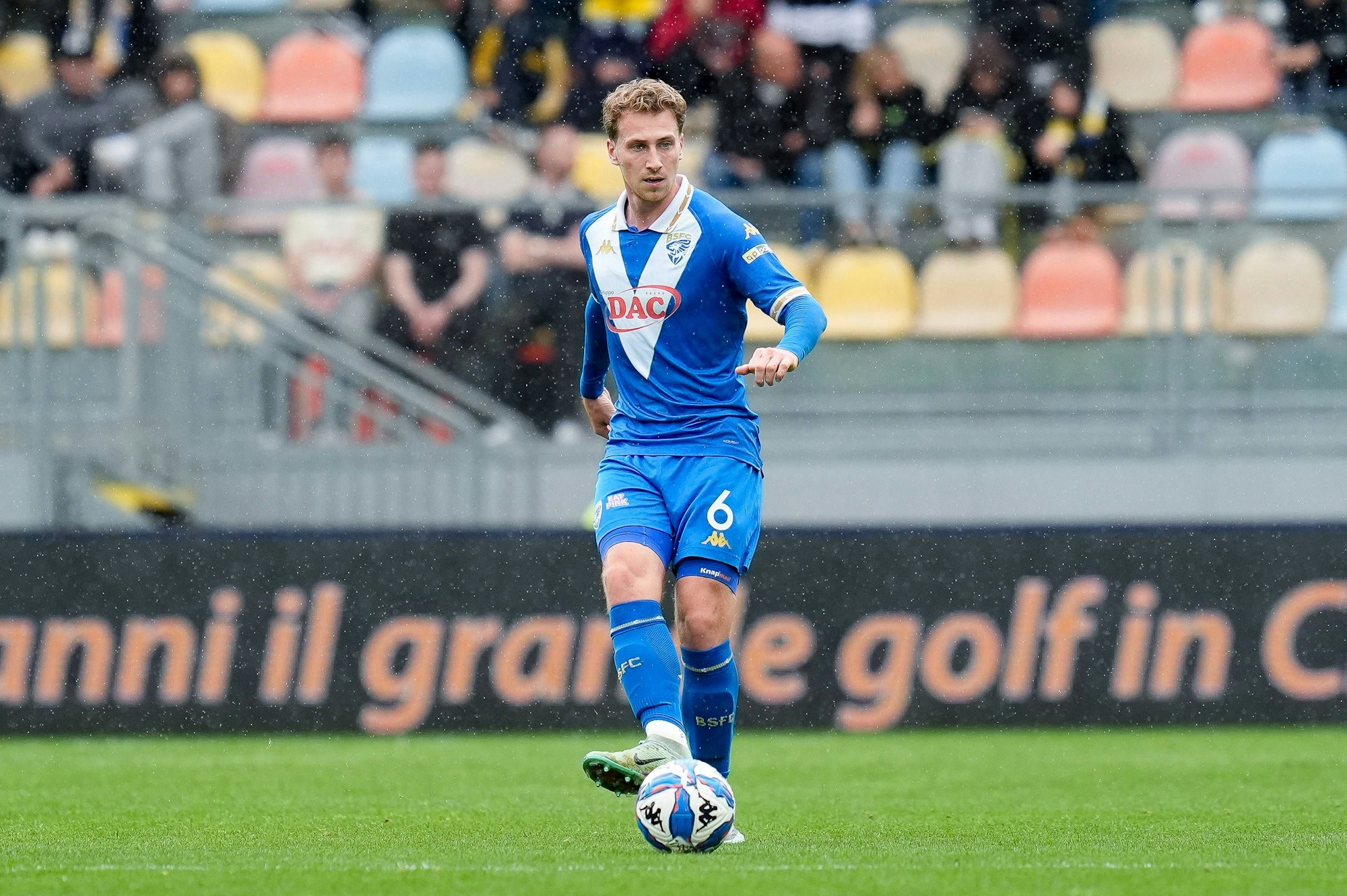 Matthias Verreth am Ball.