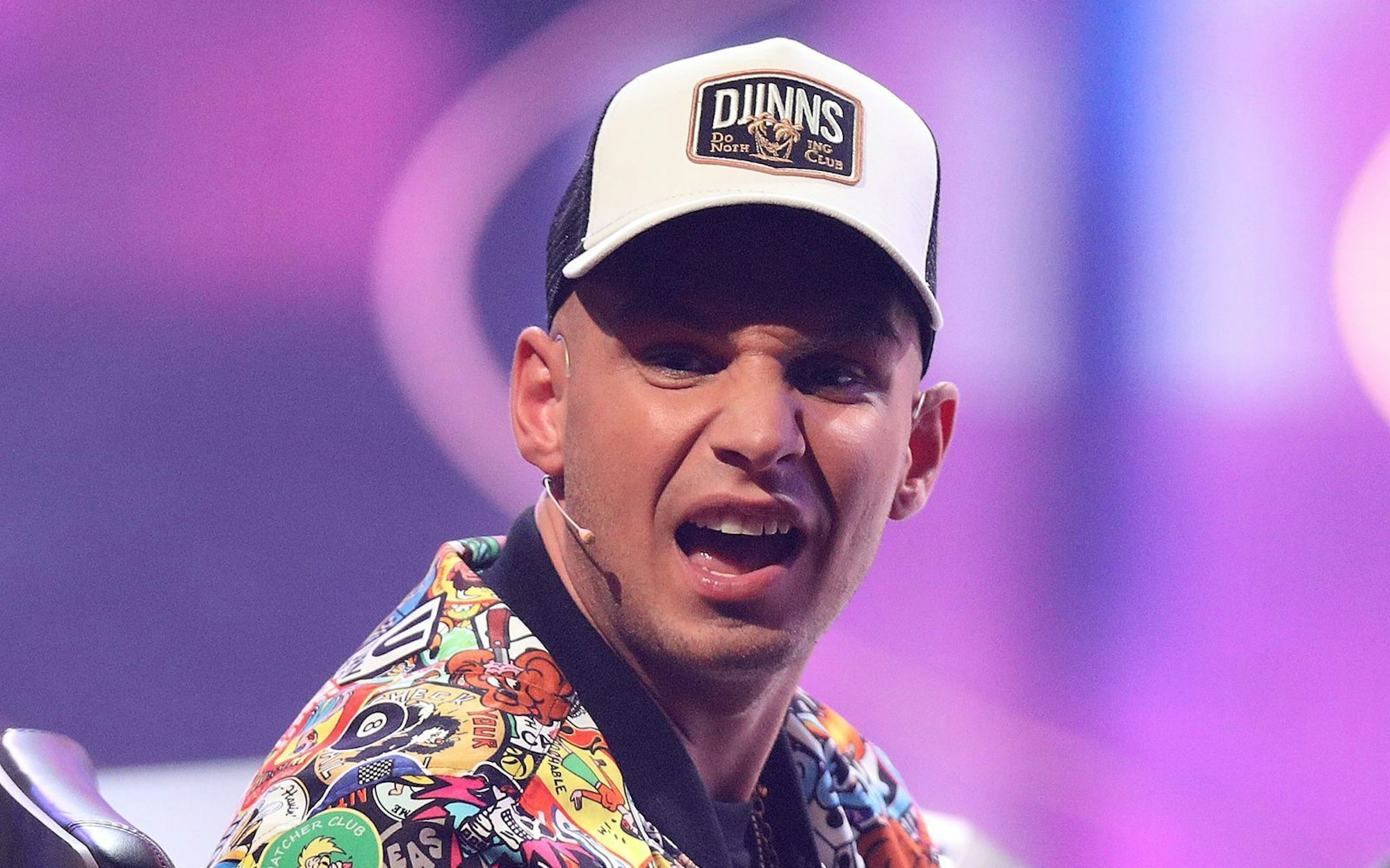 Pietro Lombardi bekam vom ZDF eins „auf die Mütze“ - des Markenlogos wegen. (Bild: 2019 Getty Images)