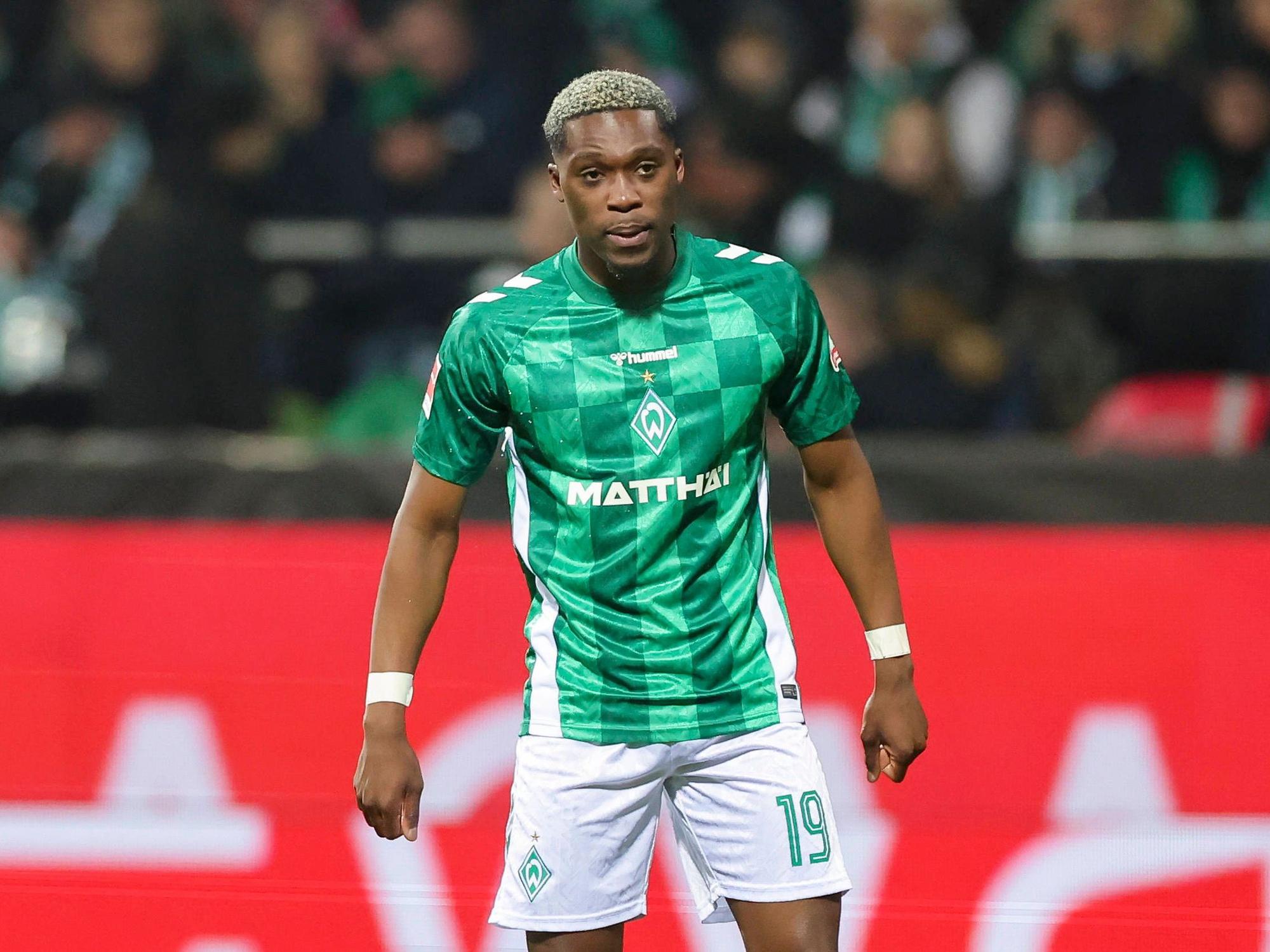Derrick Köhn im Trikot von Werder Bremen.