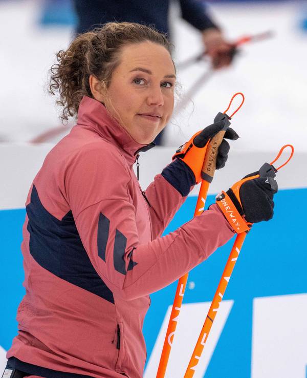 Laura Dahlmeier als ZDF-Expertin in Hochfilzen.
