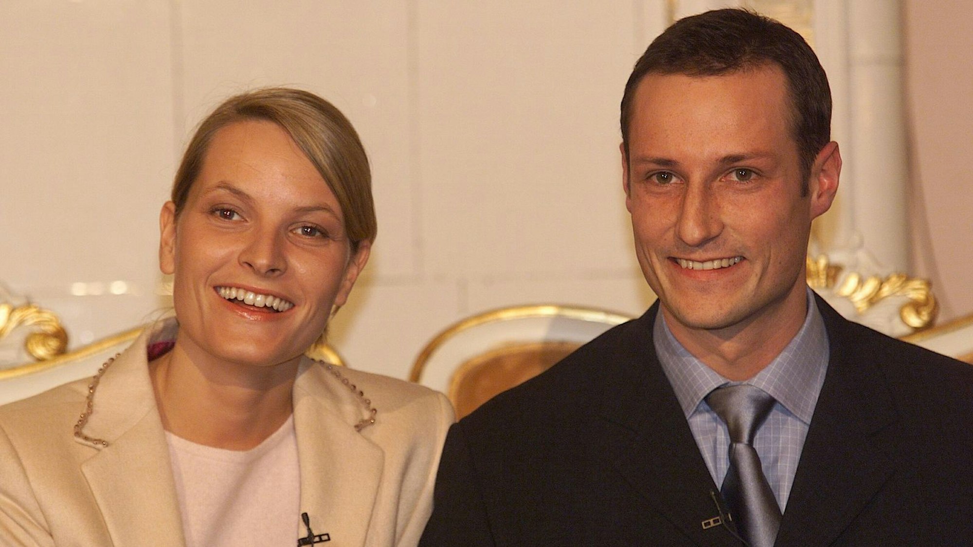 Mette-Marit und Prinz Haakon: „Die Leute hatten die Vorstellung, dass sich der Prinz eine klassische Disney-Prinzessin aussuchen würde. Hat er aber nicht.“ (Bild: Getty Images / All Over Press)