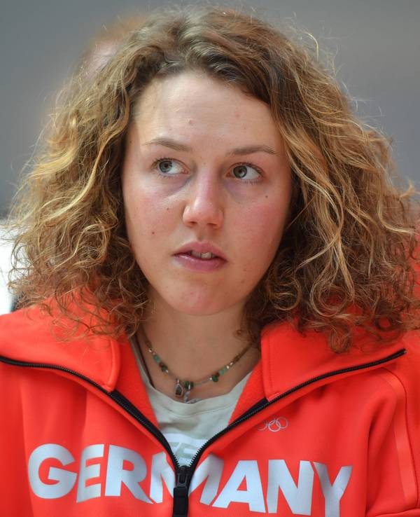 Laura Dahlmeier im Olympia-Outfit der deutschen Mannschaft.