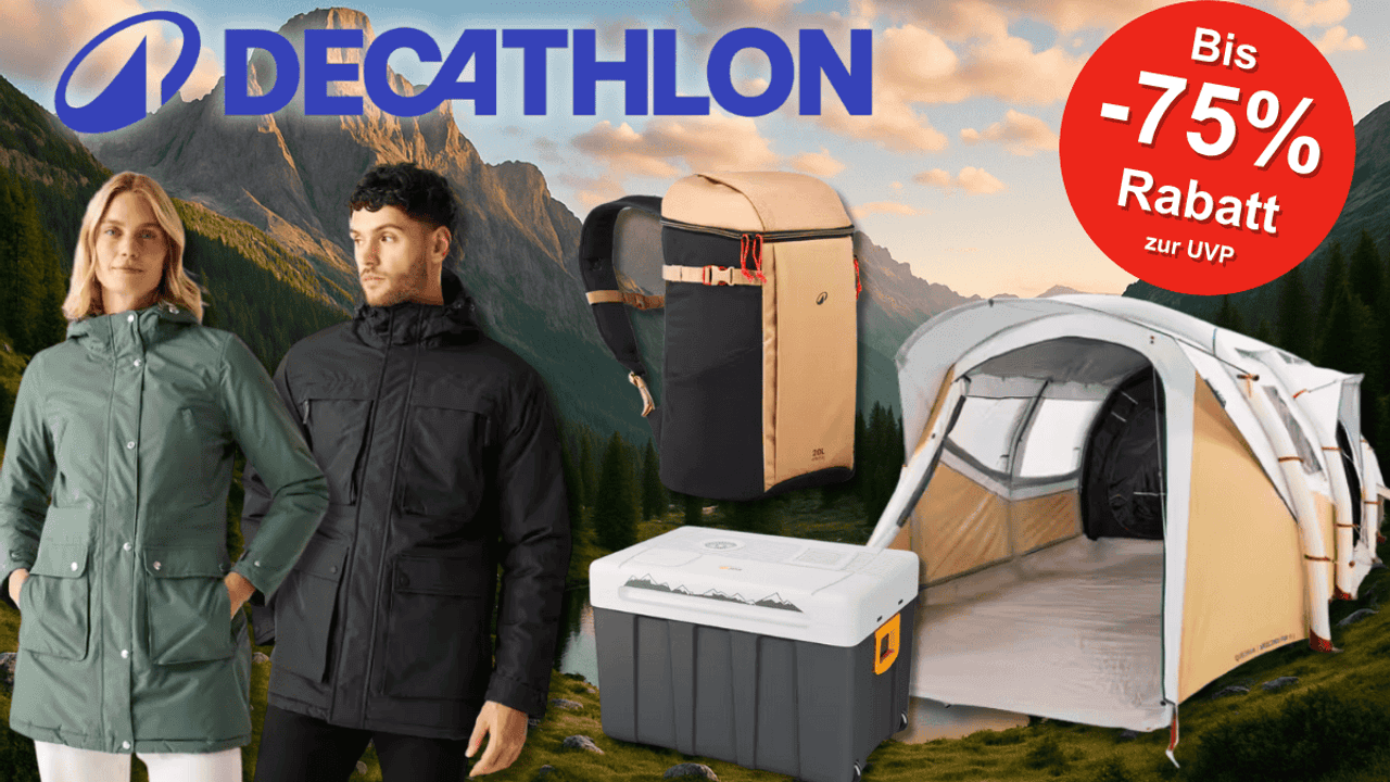 Produkte wie Zelte, Outdoor-Jacken, ein Rucksack und eine Kühlbox vor einer Bergkulisse.