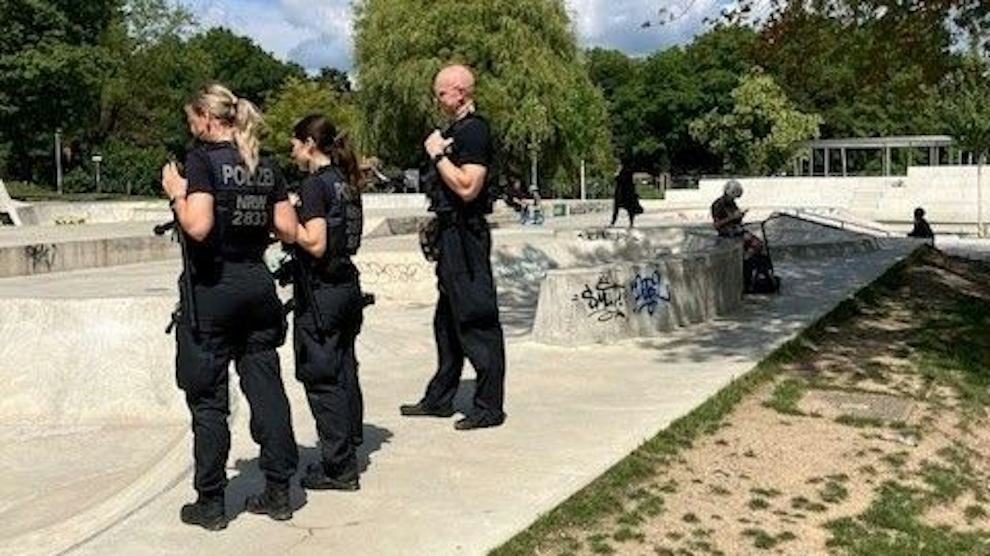 Kontrolle im Freizeitpark durch die Polizei.