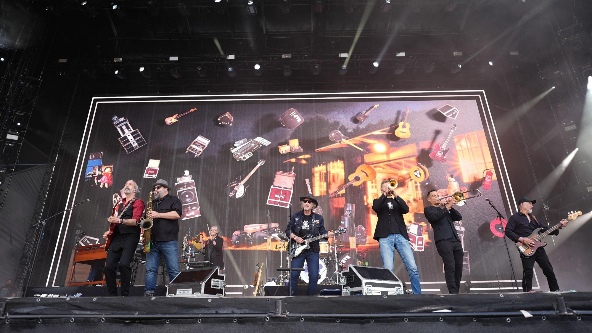 Wolfgang Niedecken, Sänger der Band BAP, singt auf der Bühne während des Wacken Open Airs.