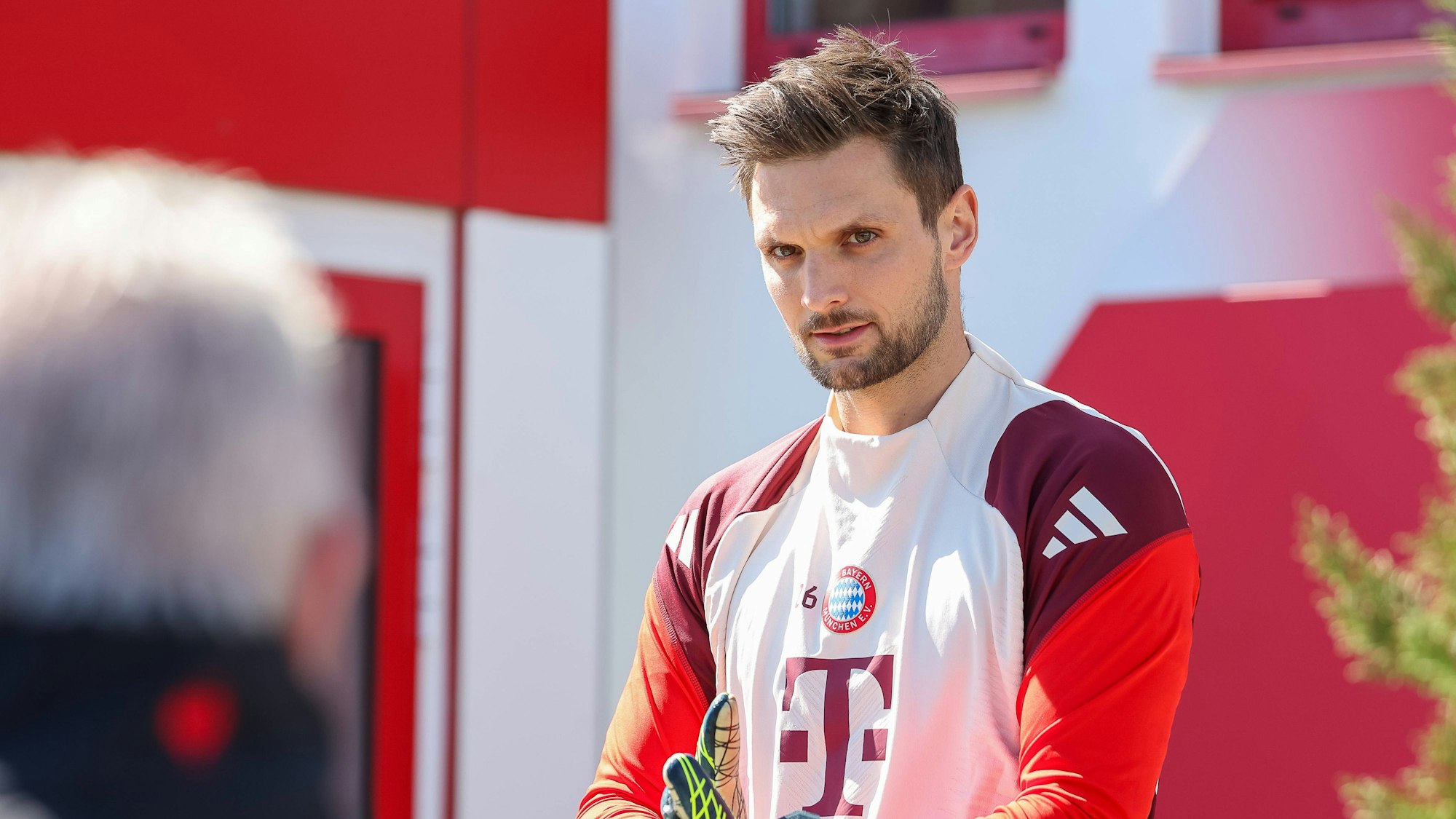 Sven Ulreich, hier im April 2025 beim Training des FC Bayern.