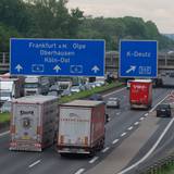 Im Bereich des Autobahnkreuzes Gremberg wurde der Blindgänger gefunden (Archivfoto)