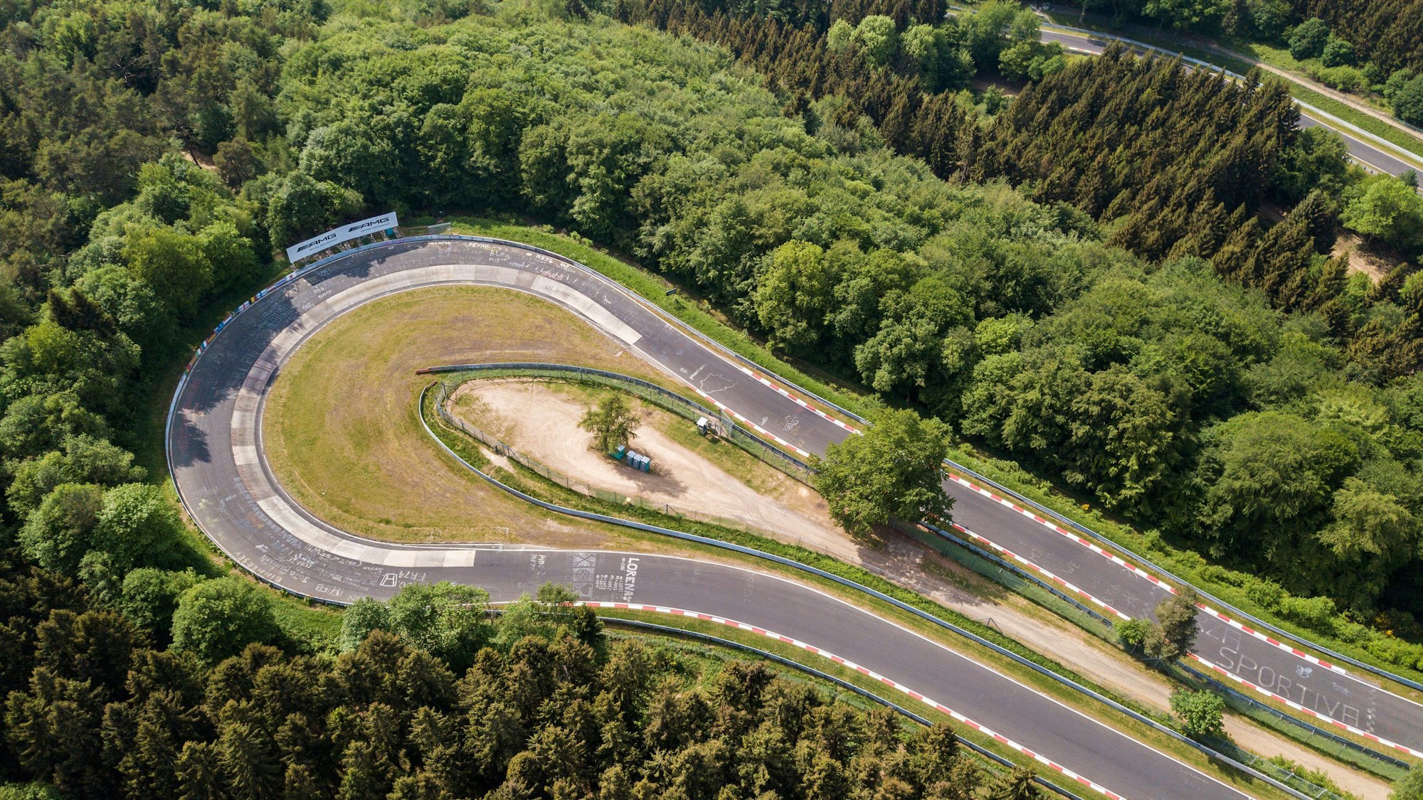 Die Nordschleife des Nürburgrings aus der Luft. (Archivbild)