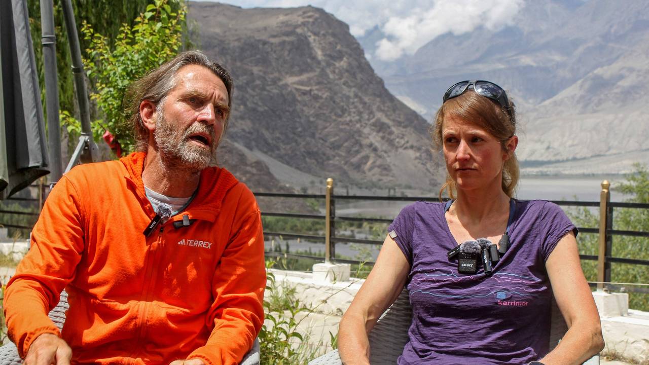 Thomas Huber und Marina Krauss sprechen in Pakistan über den Tod von Laura Dahlmeier.
