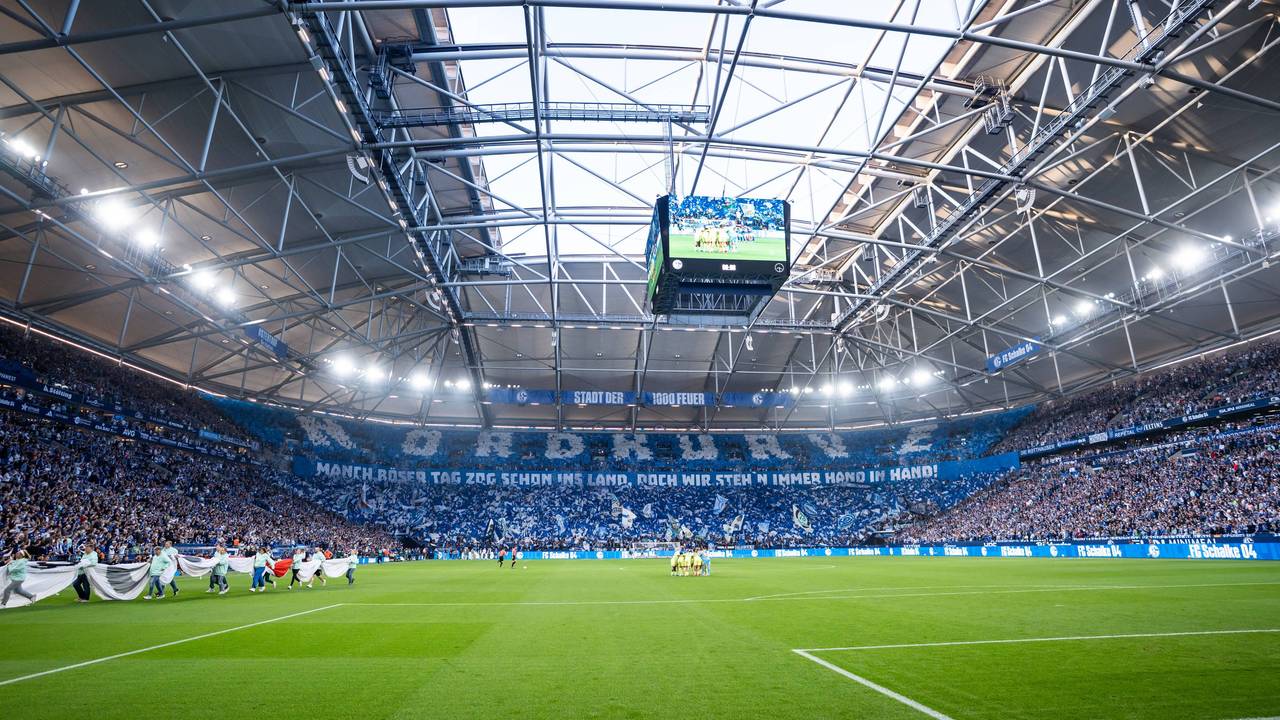 Die Veltins-Arena vor Spielbeginn gegen Hertha BSC.