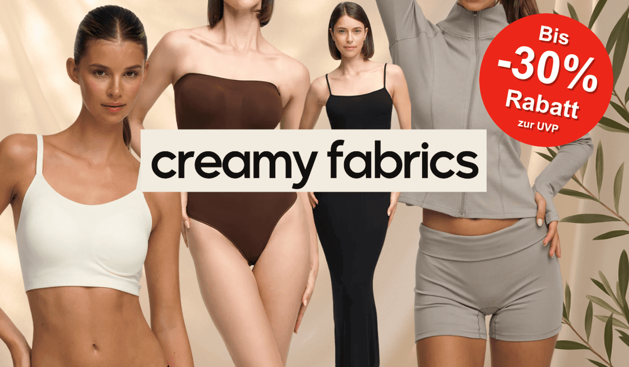 Darstellung verschiedener Shapewear Artikel der Marke Creamy Fabrics vor einem beigen Hintergrund.