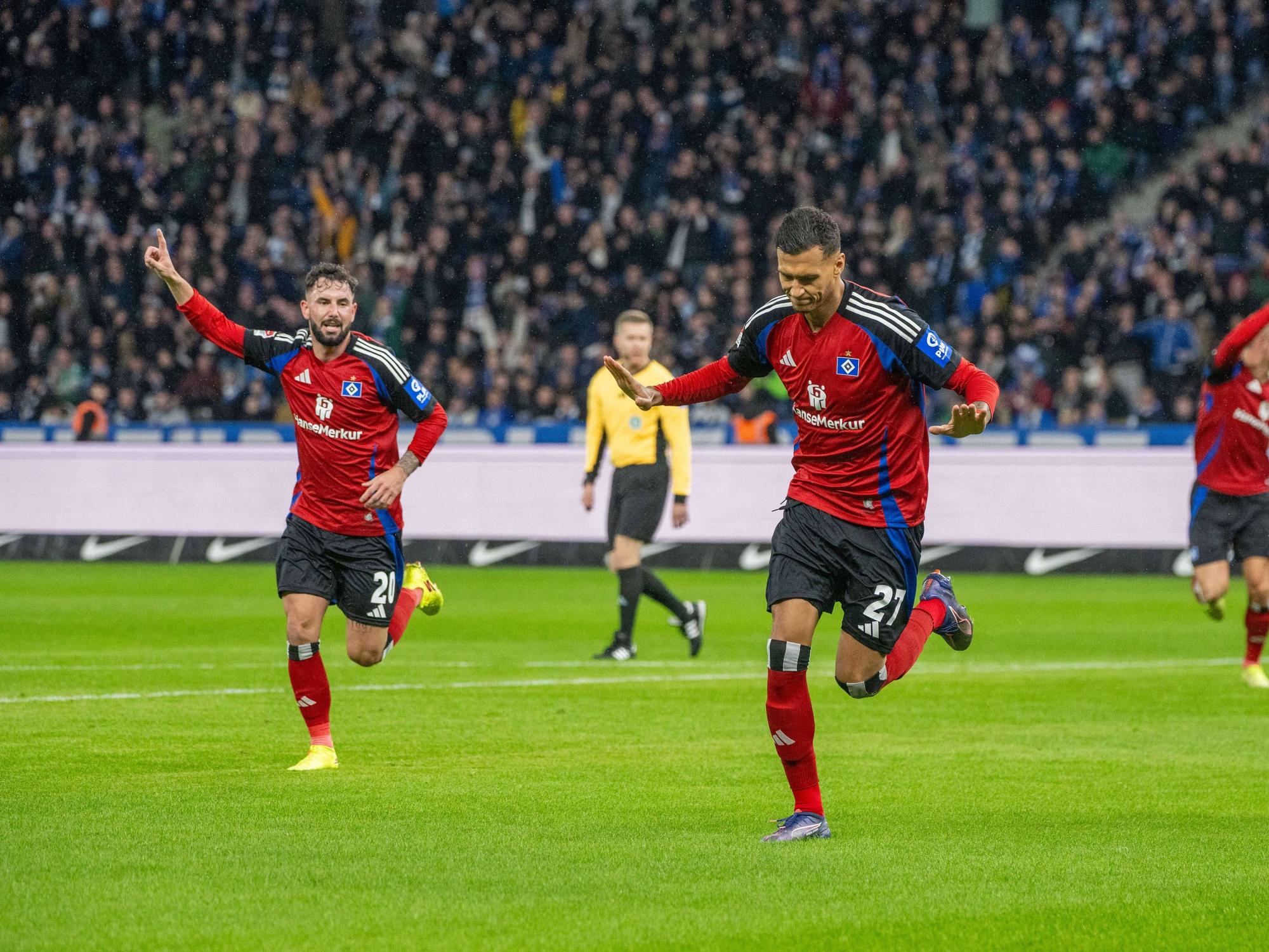 Davie Selke und Marco Richter jubeln.
