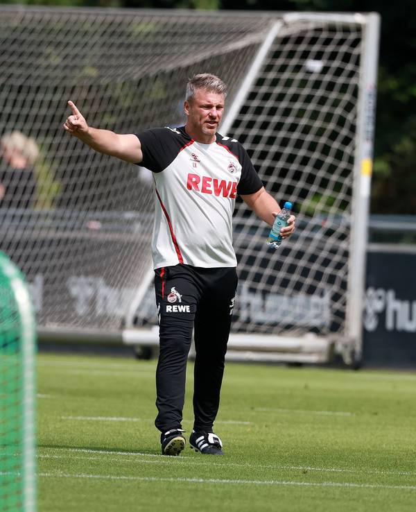 FC-Trainer Lukas Kwasniok ist auf der Suche nach einem Kapitän für den 1. FC Köln.