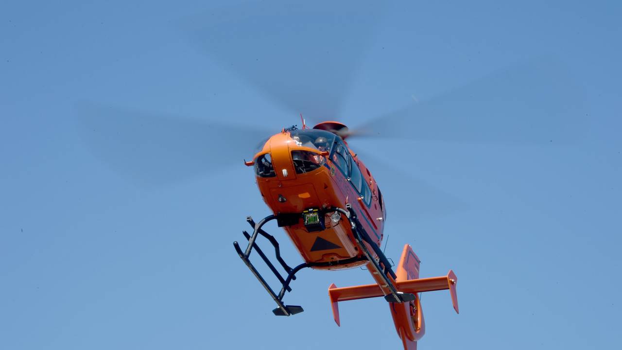 Die schwer verletzte 28-jährige Frau wurde mit einem Helikopter ins Krankenhaus gebracht - mittlerweile ist sie außer Lebensgefahr.