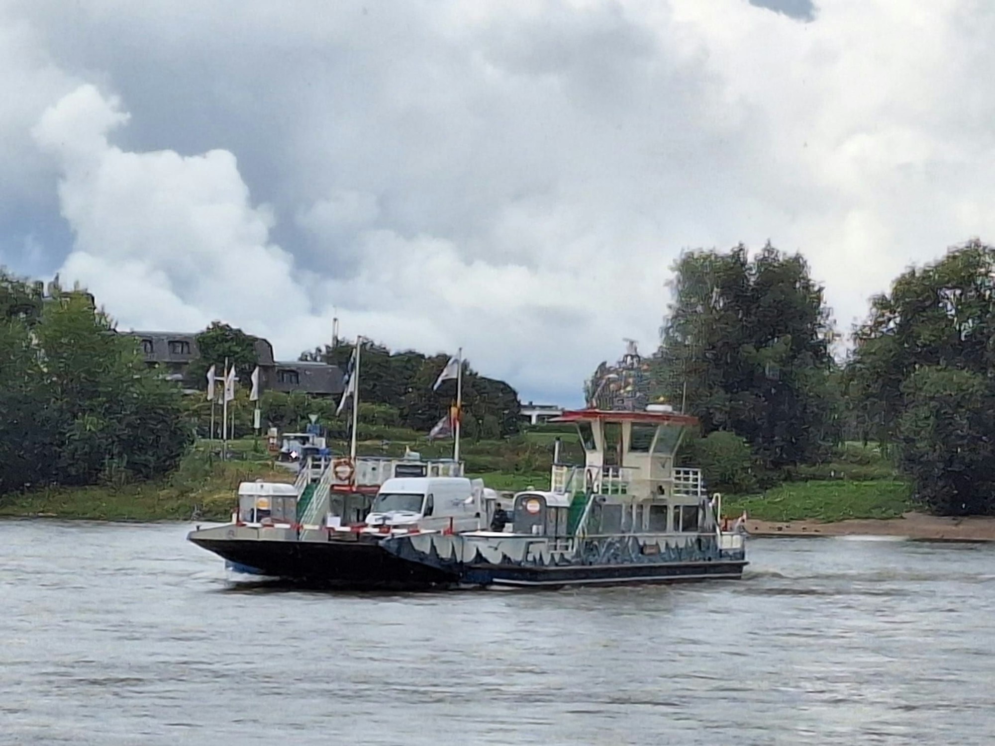 Die Rheinfähre zwischen Düsseldorf-Kaiserswerth und Meerbusch-Langst-Kierst wird nach Jahrhunderten wohl zum Jahresende eingestellt.