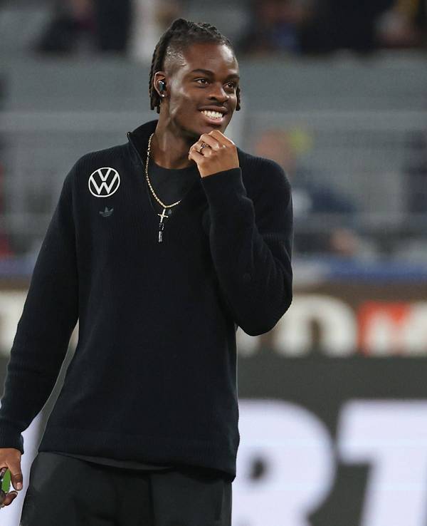 Yann Bisseck vor einem DFB-Länderspiel.