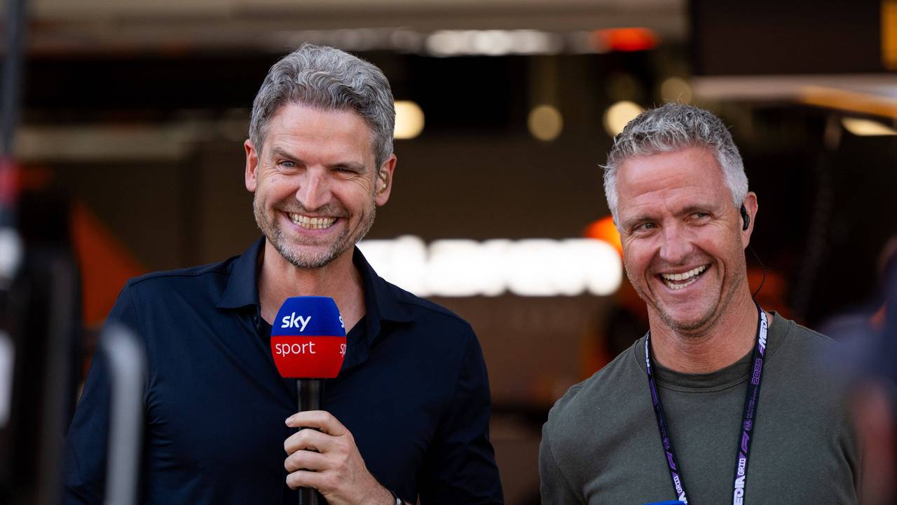 Sky-Reporter Peter Hardenacke (l.) und Experte Ralf Schumacher mit guter Laune.