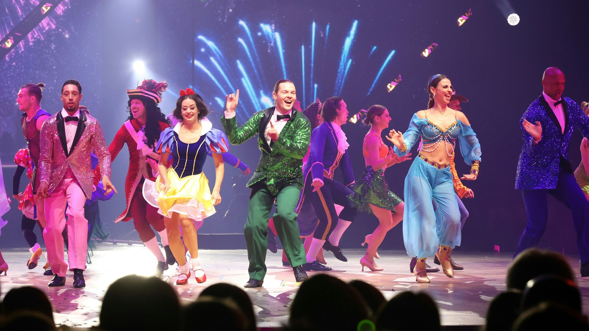 „Let’s Dance“ in der Lanxess-Arena.
Tanzpaare mit Gabriel Kelly.