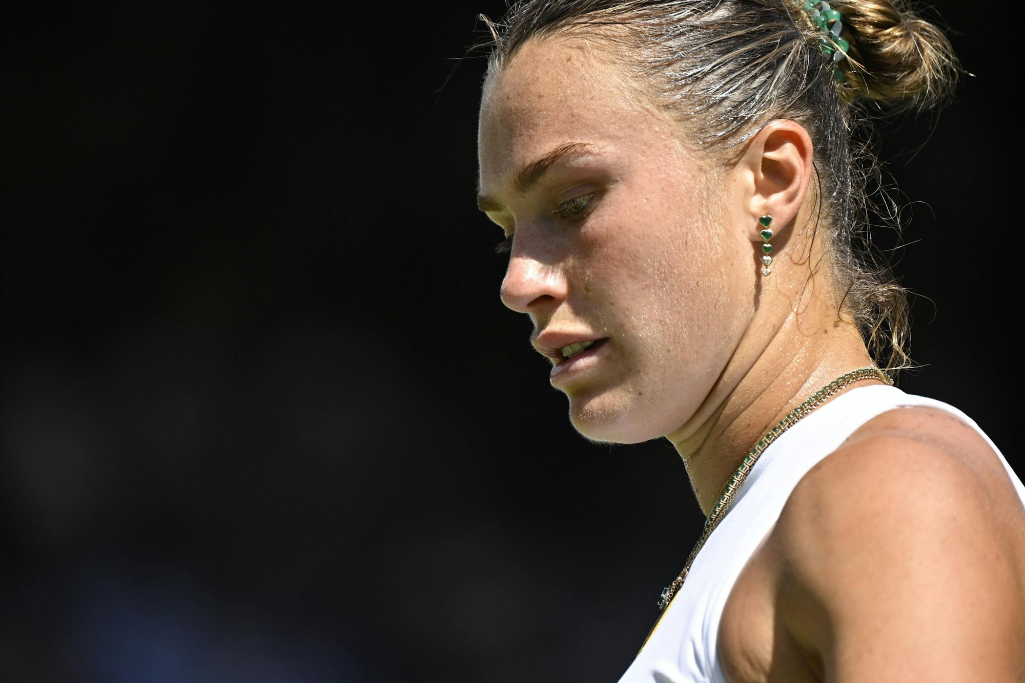 Aryna Sabalenkas Profil in Großaufnahme.