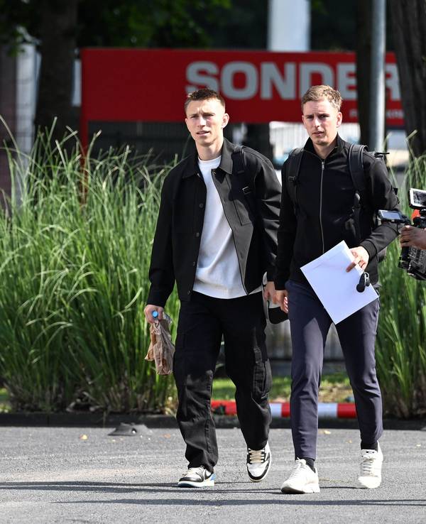 Kristoffer Lund kommt vor seinem Wechsel zum 1. FC Köln am Geißbockheim an.