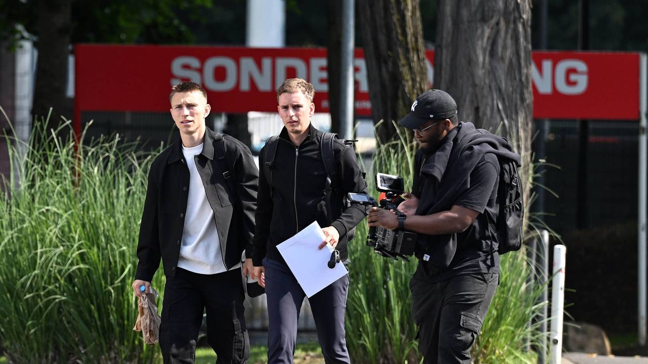 Kristoffer Lund kommt vor seinem Wechsel zum 1. FC Köln am Geißbockheim an.