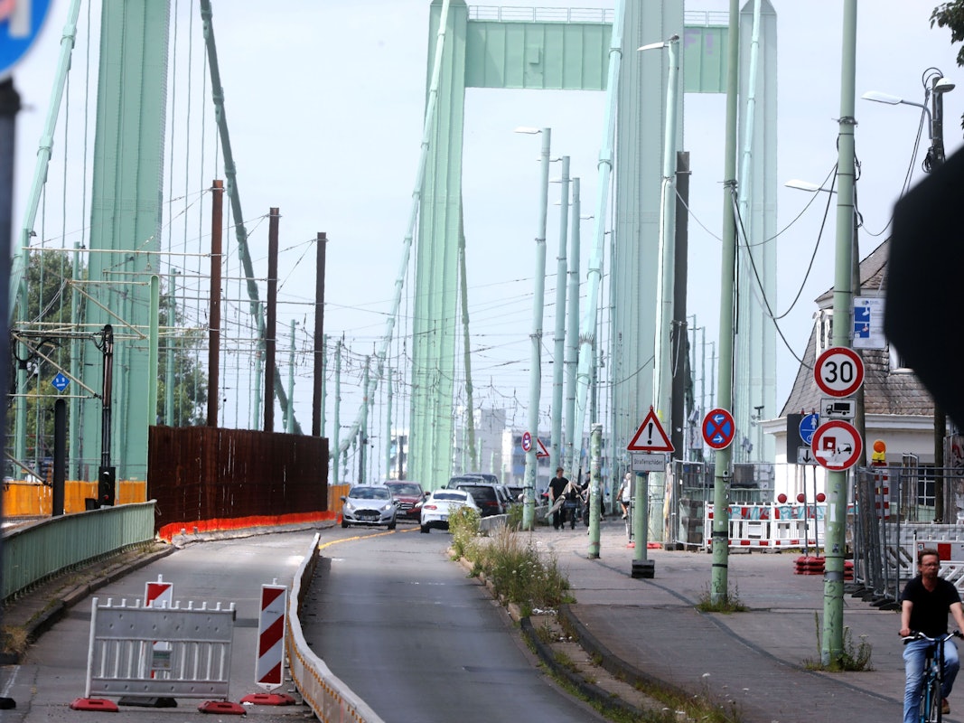 Blick auf die Baustellle auf der Mülheimer Brücke (Archivfoto)
