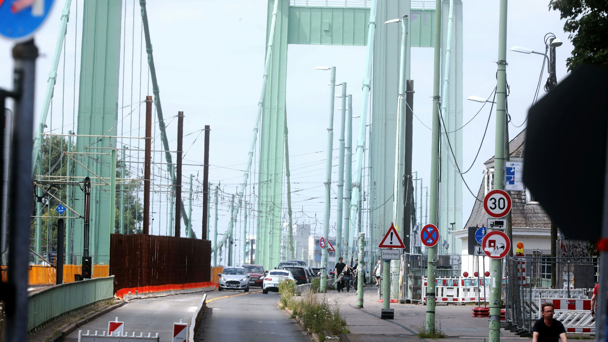 Blick auf die Baustelle auf der Mülheimer Brücke (Archivfoto)