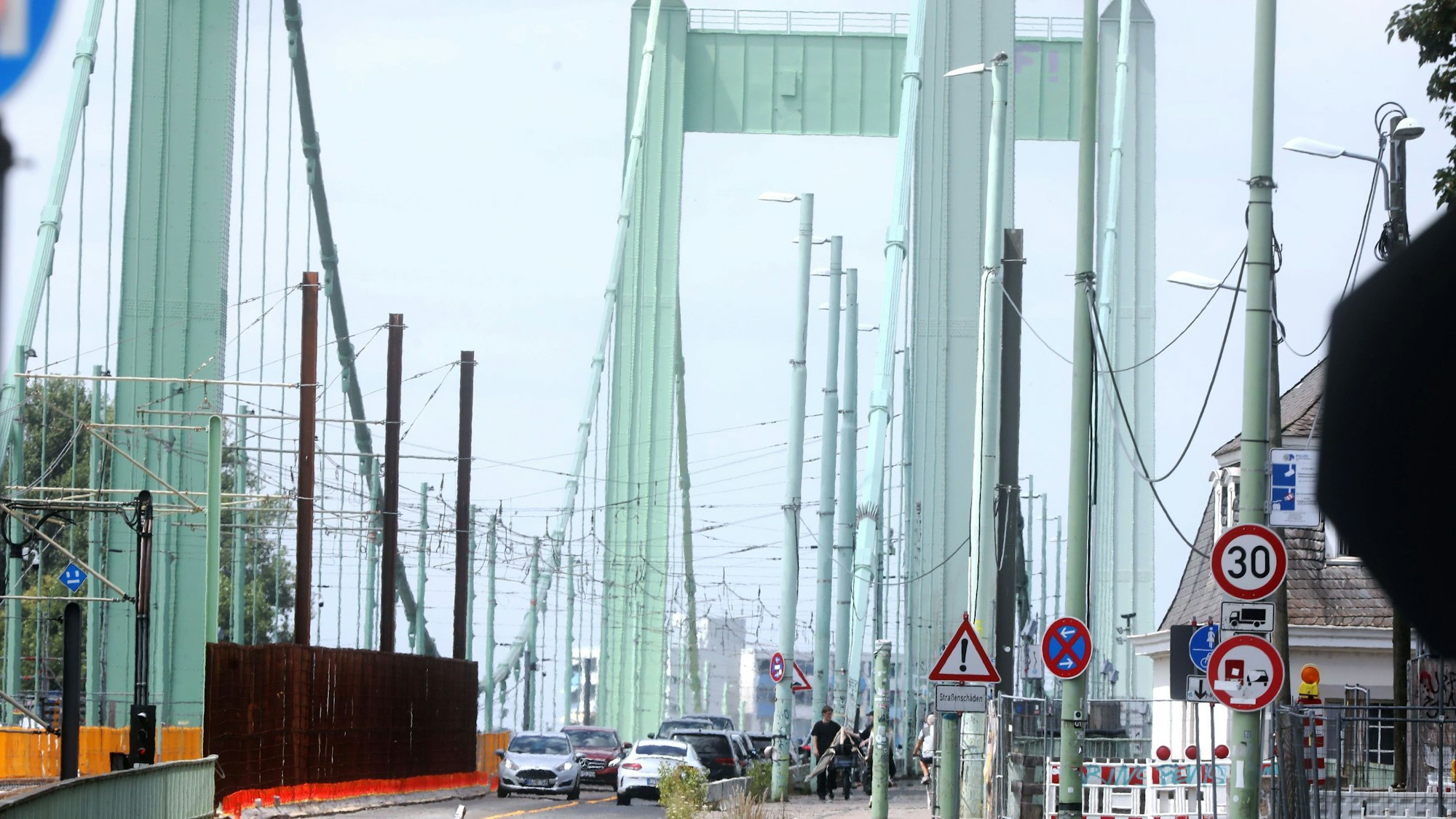 Baustelle auf der Mülheimer Brücke in Köln.