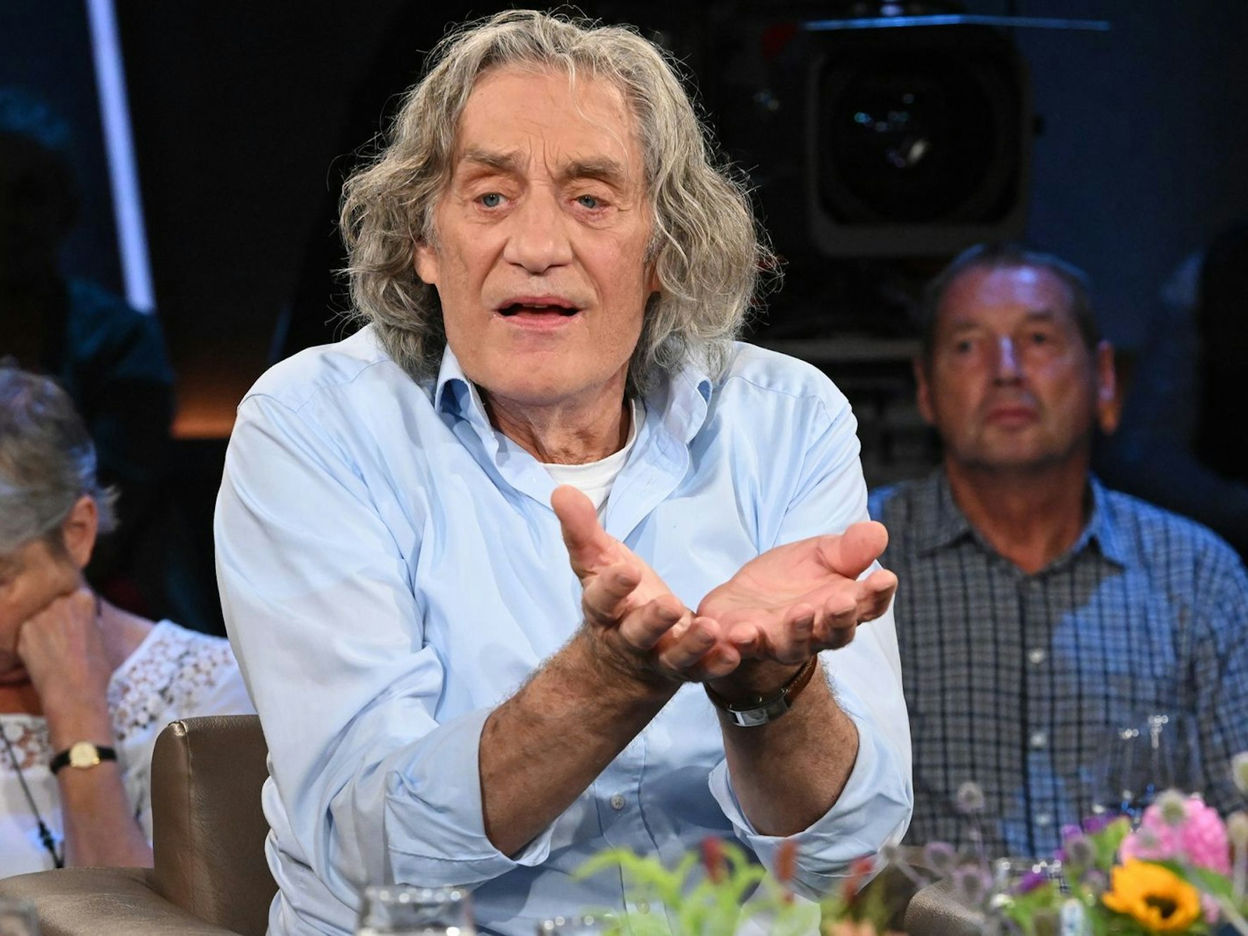 In der „NDR Talk Show“ rechnete Schauspieler Winfried Glatzeder mit den Influencern im Dschungelcamp ab. (Bild: NDR/Uwe Ernst)