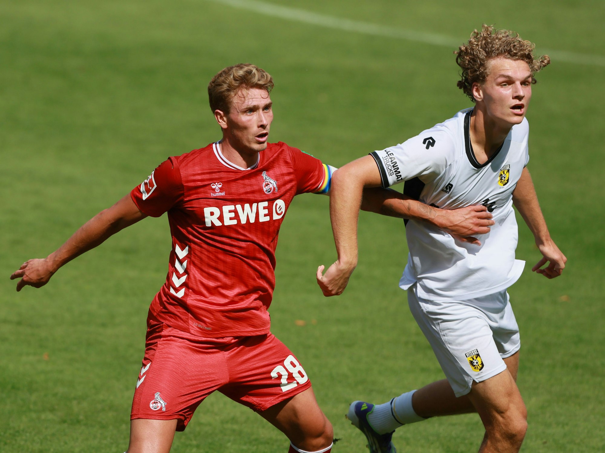 Sebastian Sebulonsen (l.) in Aktion.