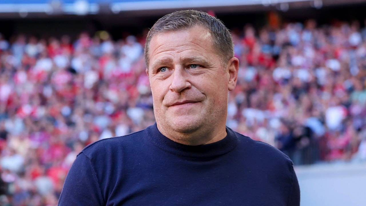 Max Eberl beim Testspiel des FC Bayern gegen Tottenham Hotspur