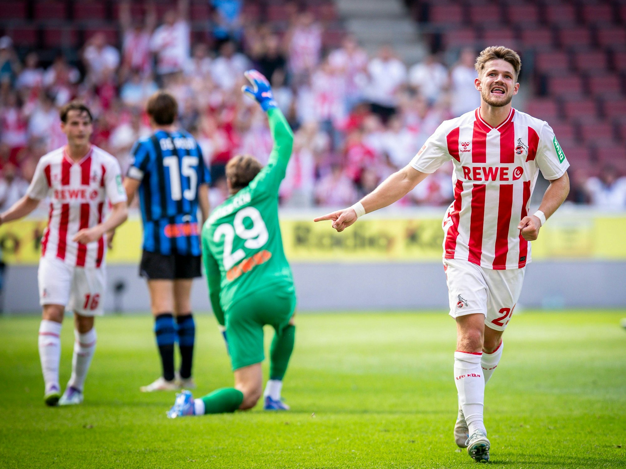 Jan Thielmann jubelt über sein Tor.