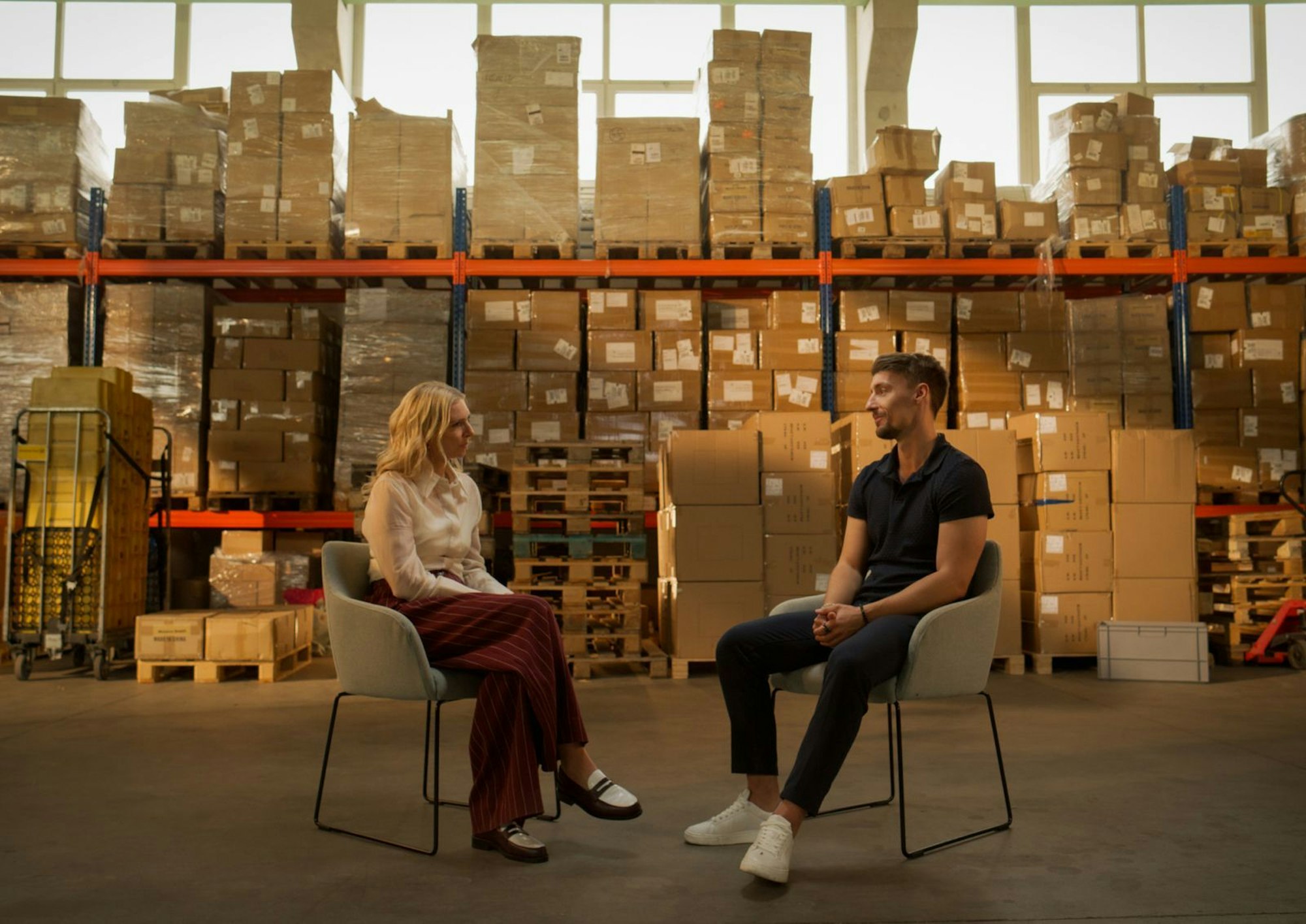 „Ich hatte das Gefühl, ein Versager zu sein“, erinnert sich Dominik Popp im Interview mit Lea-Sophie Cramer. (Bild: ZDF/twosyde media GmbH / Leon Homburg)