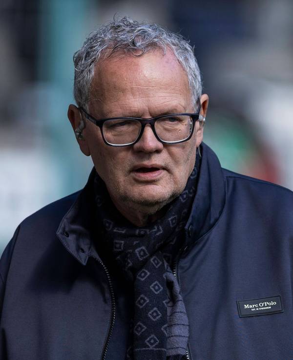 Ulli Potofski beim Spiel in Mönchengladbach