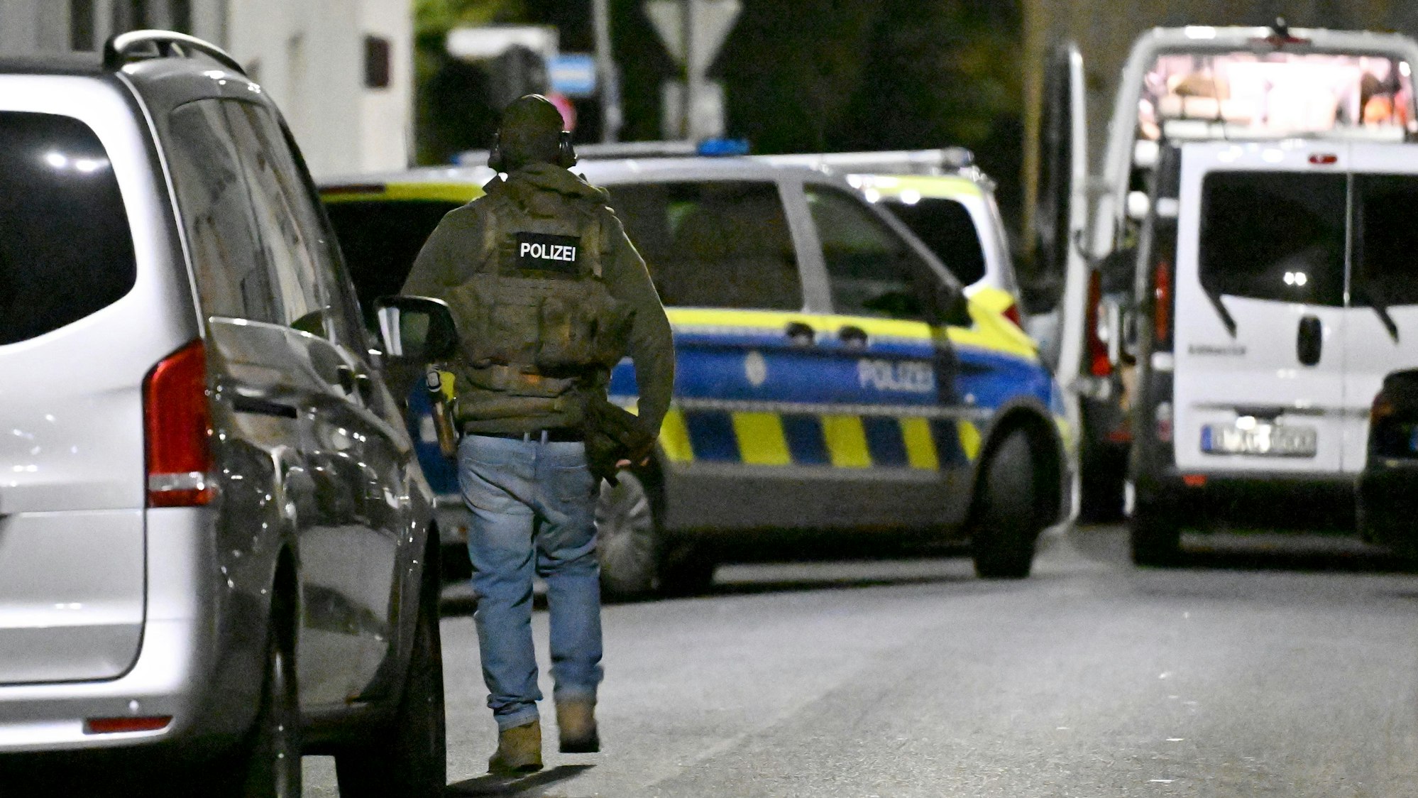 Das Bild zeigt Spezialkräfte der Polizei.