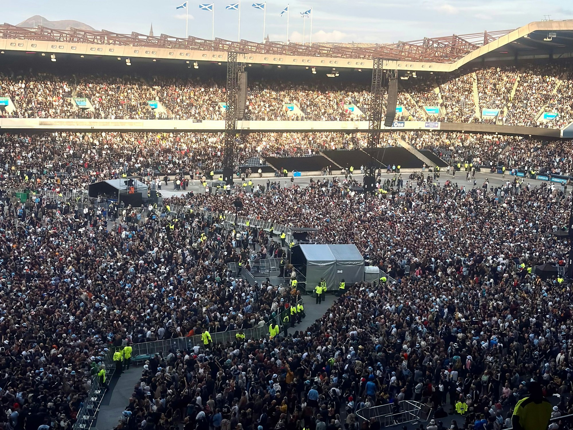 Volle Hütte: Das Murrayfield-Stadion in Edinburgh war bei der zweiten von drei Oasis-Shows am 8. August 2025 restlos ausverkauft.