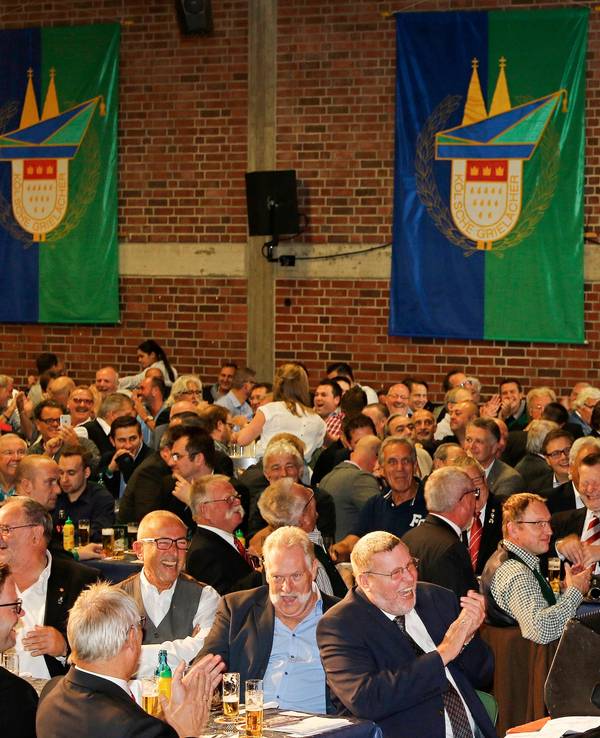 Herrenfrühschoppen der Karnevalsgesellschaft KG Kölsche Grielächer im Humboldt-Gymnasium.