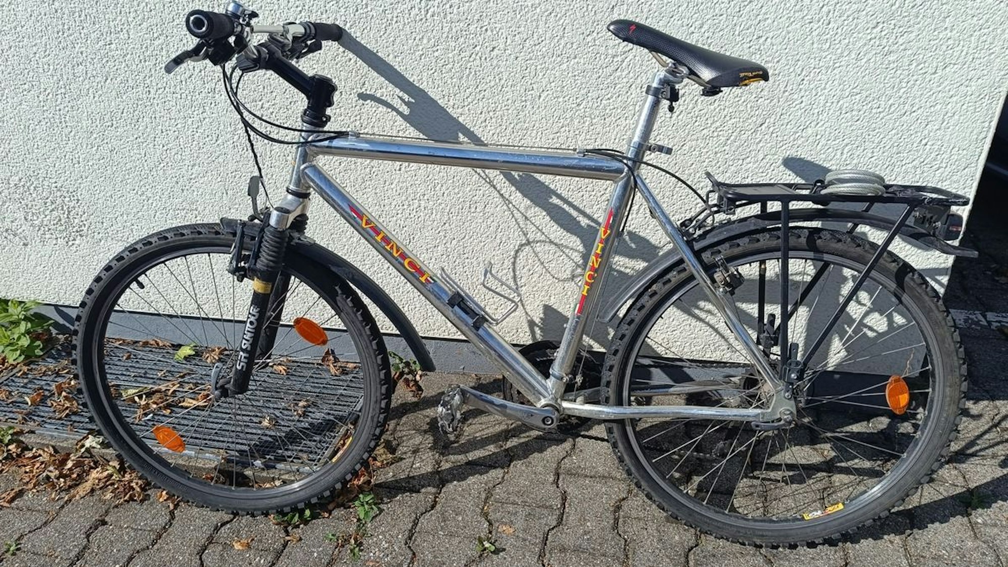 Ein schwarzes Fahrrad, das von der Polizei in Schwerte sichergestellt wurde.